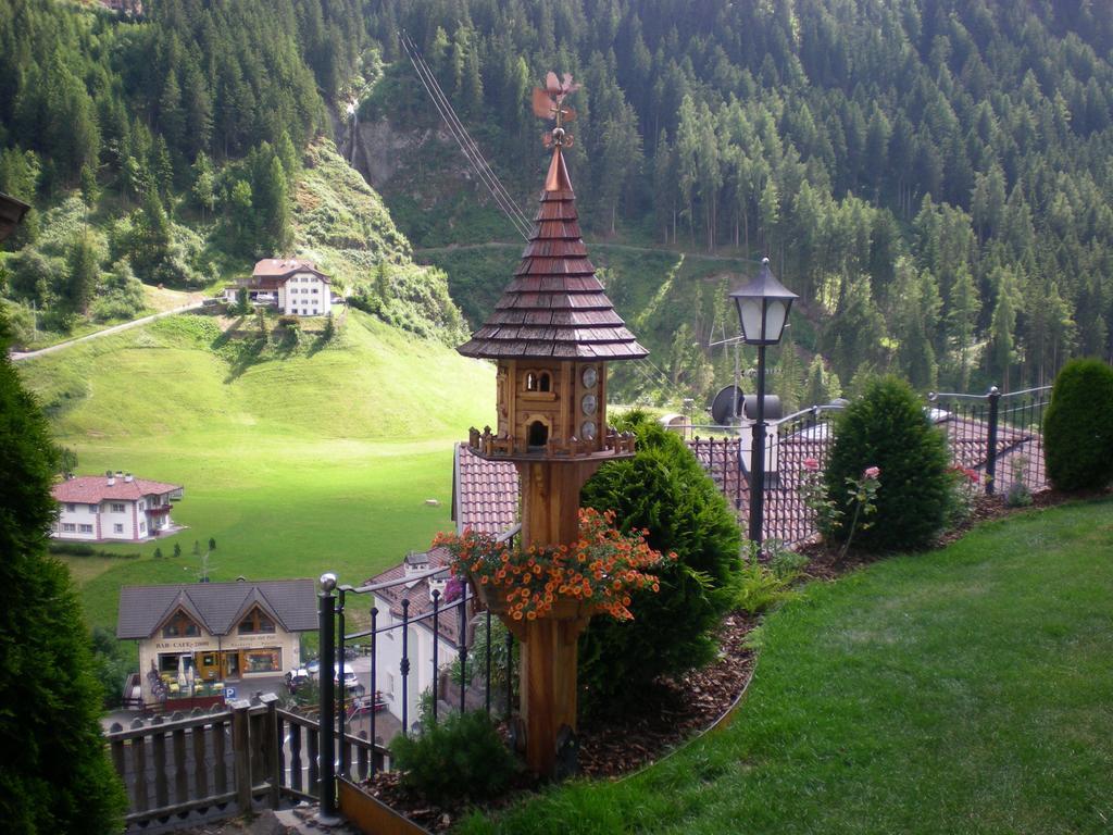 Garni Mezdi Hotel Santa Cristina Val Gardena Exterior foto